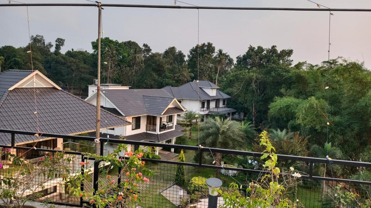 River Terrace Resort&Spa Kochi Exterior foto