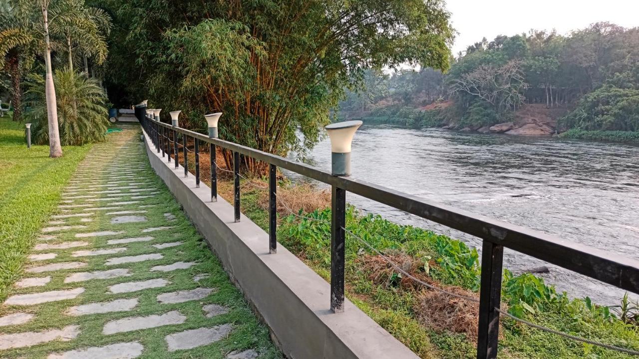 River Terrace Resort&Spa Kochi Exterior foto